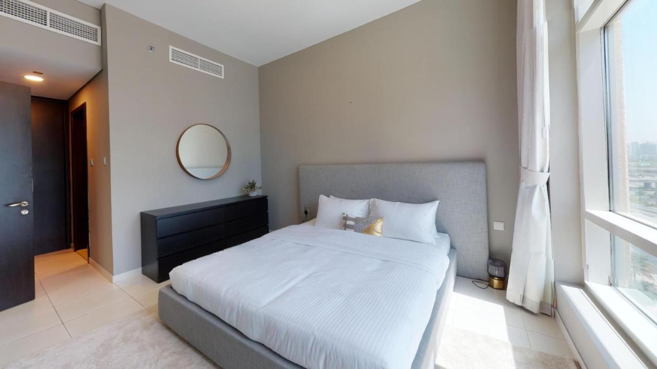 Bunyan Tower Cozy One Bed Room Apartment Dubai