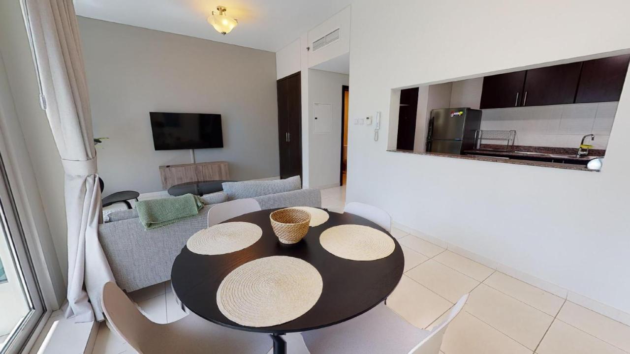 Apartment Bunyan Tower Cozy One Bed Room Dubai